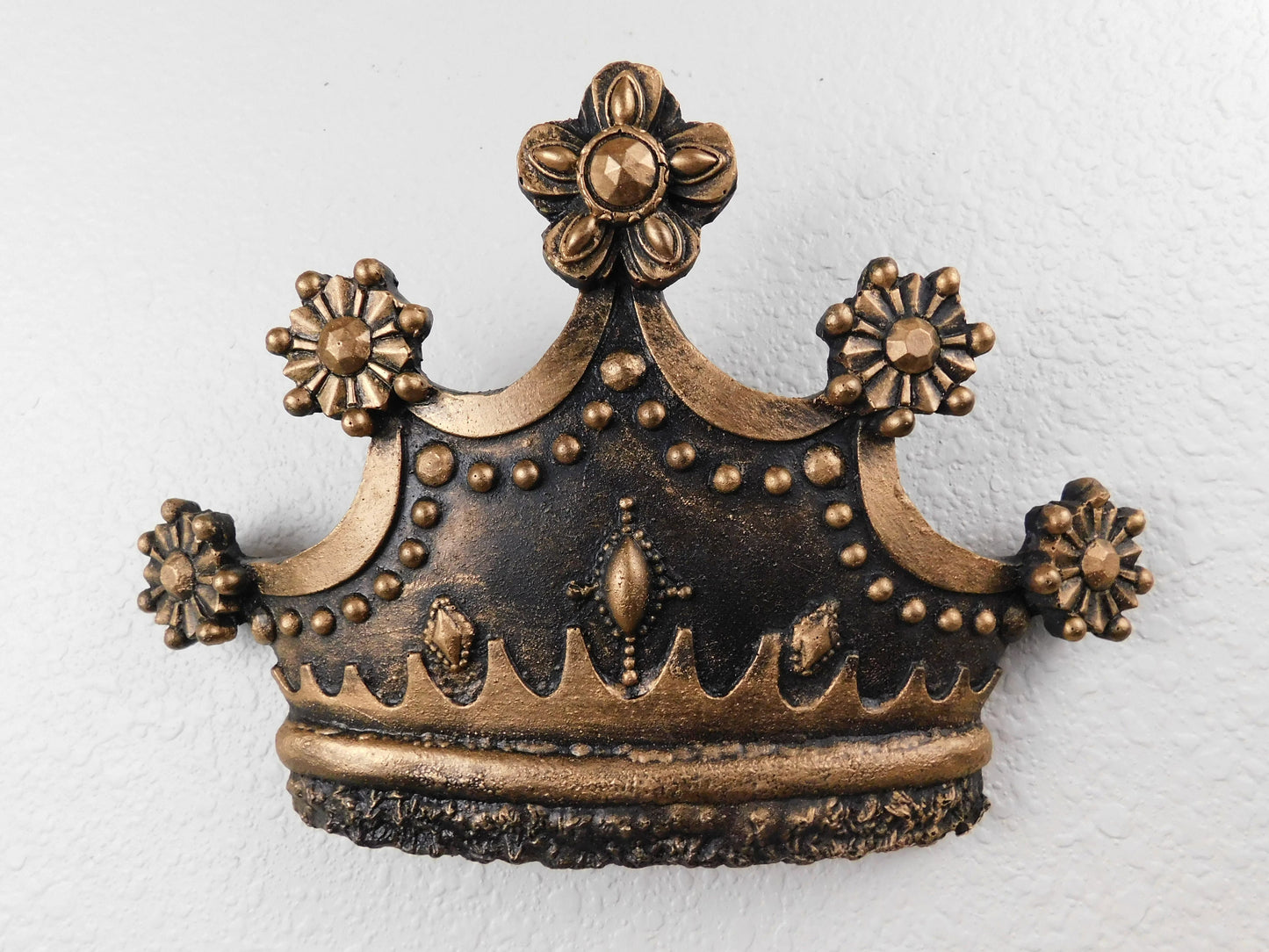 Gold Wall Crown Plaque | PICK YOUR COLOR | Royal King Queen Princess Wall Decor | FleurDeLisJunkie |