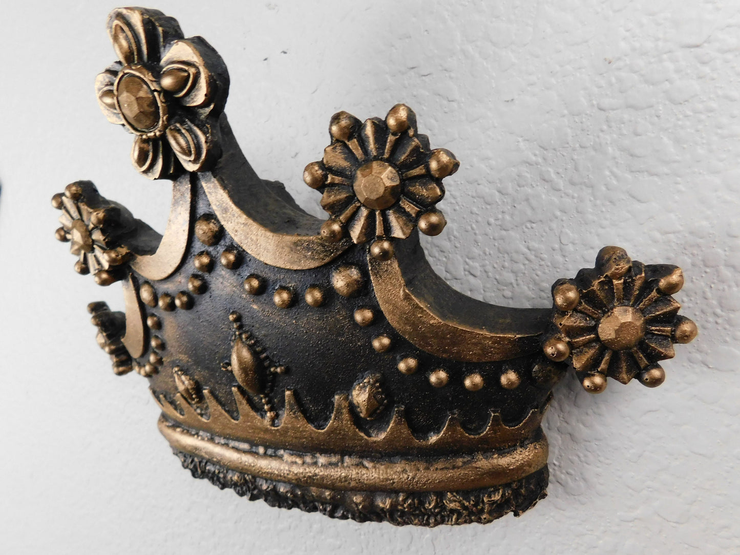 Gold Wall Crown Plaque | PICK YOUR COLOR | Royal King Queen Princess Wall Decor | FleurDeLisJunkie |