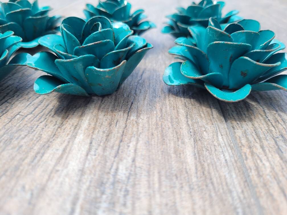 Small Metal Roses | Set of 6 | Rusty Roses | Farmhouse | FREE USA SHIPPING | FleurDeLisJunkie | Supplies | Western | Craft supplies | Iron