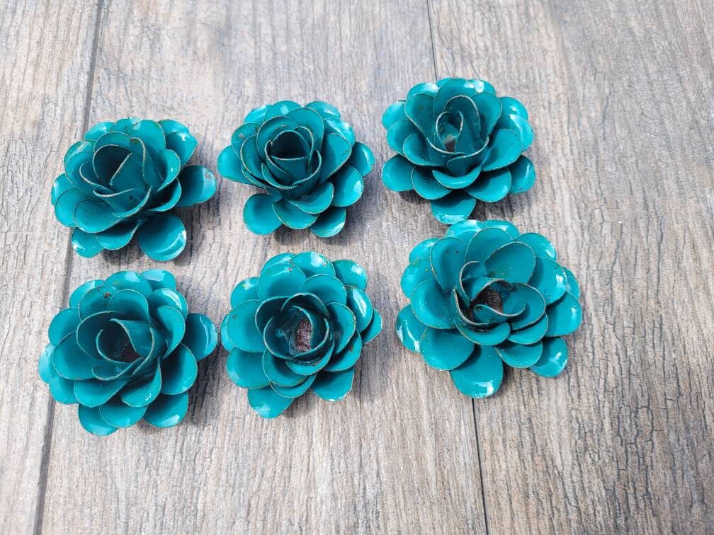 Small Metal Roses | Set of 6 | Rusty Roses | Farmhouse | FREE USA SHIPPING | FleurDeLisJunkie | Supplies | Western | Craft supplies | Iron