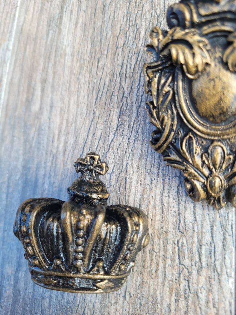 SET of 3 Shield and Crown Candle Pins | PICK your COLOR | Candle Picks | Old World Tuscan Decor Gifts Crown Medieval Fleur de Lis Royal