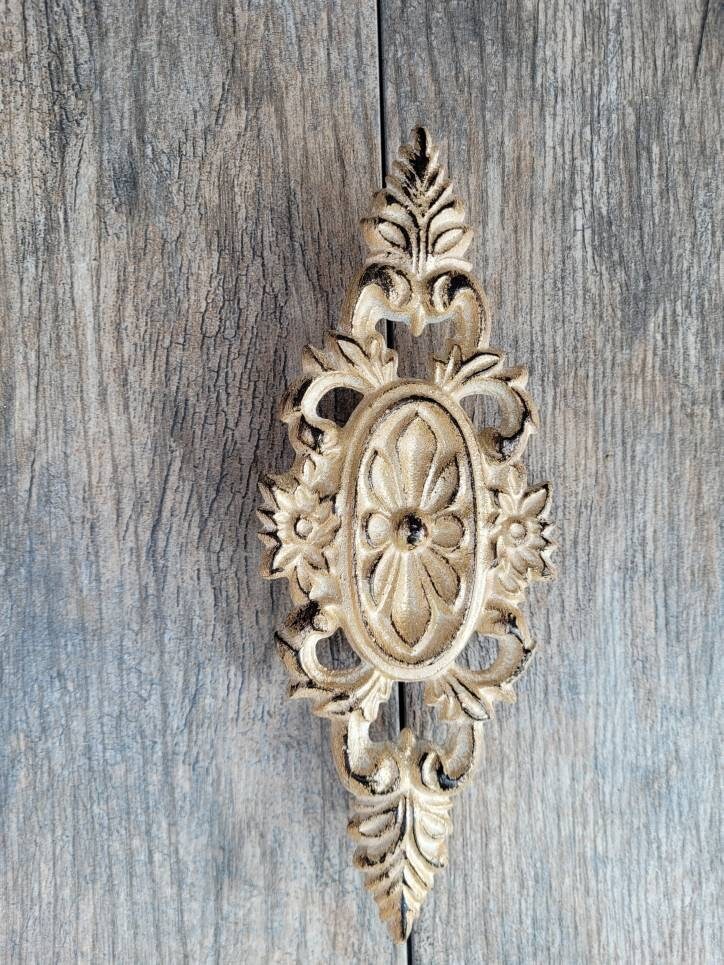 Iron Medallion Candle Pin for Pillar Candles. PICK YOUR COLOR. Tuscan Old World Hacienda Home Decor - Handmade - French Country Victorian