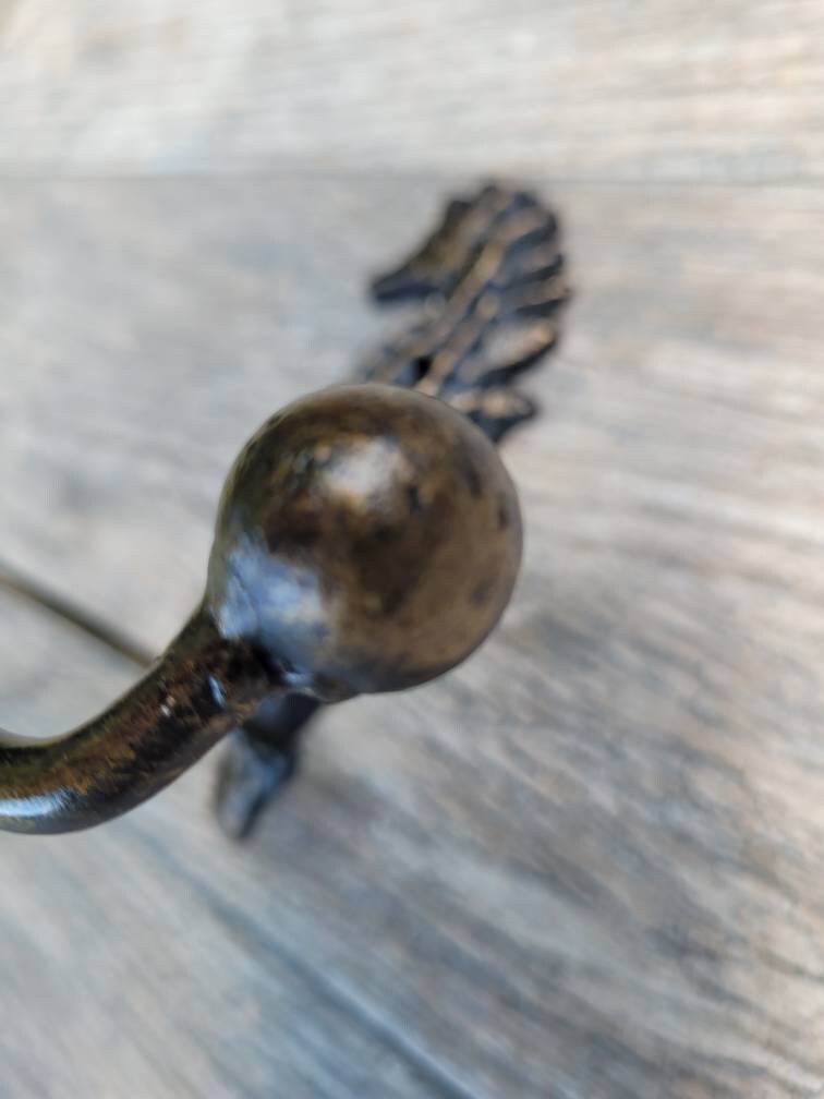 Seahorse Toilet Paper Holder, TP Holder, Toilet Tissue Holder, Nature, Wall Hook, Beach Cottage, Lake house bathroom decor, Bath fixture Sea