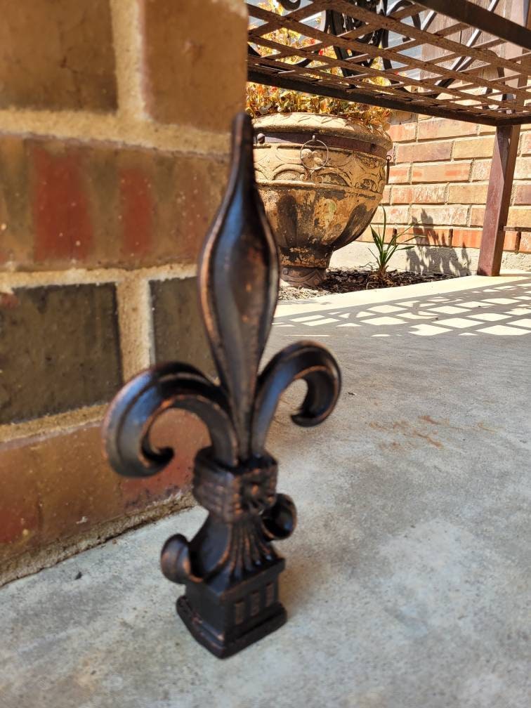 Fleur de lis cast iron finial | PICK YOUR COLOR | fence top finial | tabletop decor | craft supplies | Decorative bottle top