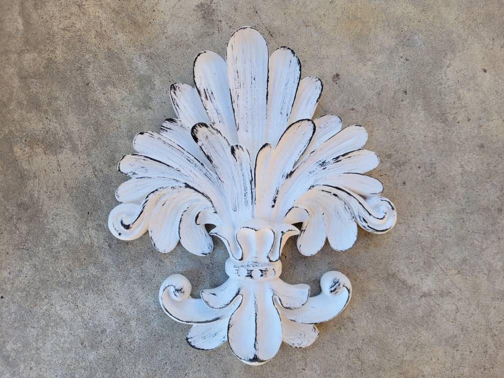 Fleur de Lis Wall plaque - PICK YOUR COLOR - French Country, Medieval Home Decor. Fleur wall decor. | FleurDeLisJunkie |