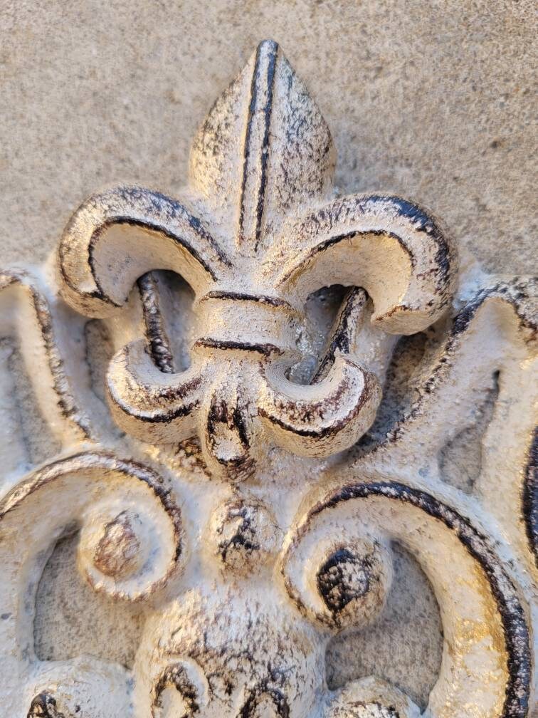 Fleur De Lis Topper Metal - PICK YOUR COLOR - 15.5"Wall Plaque Valance, Old World, Tuscan Metal Art, Cabinet Hardware, Kitchen, Bathroom