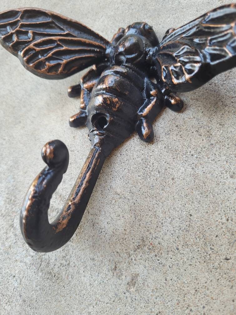 Cast Iron Bee Medallion Wall Hook - PICK YOUR COLOR - Queen bee Coat Hook, Towel hook, Hat Rack, Jewelry Hook, Organization Iron wall