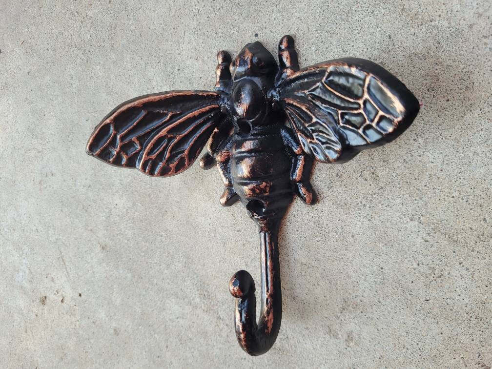Cast Iron Bee Medallion Wall Hook - PICK YOUR COLOR - Queen bee Coat Hook, Towel hook, Hat Rack, Jewelry Hook, Organization Iron wall