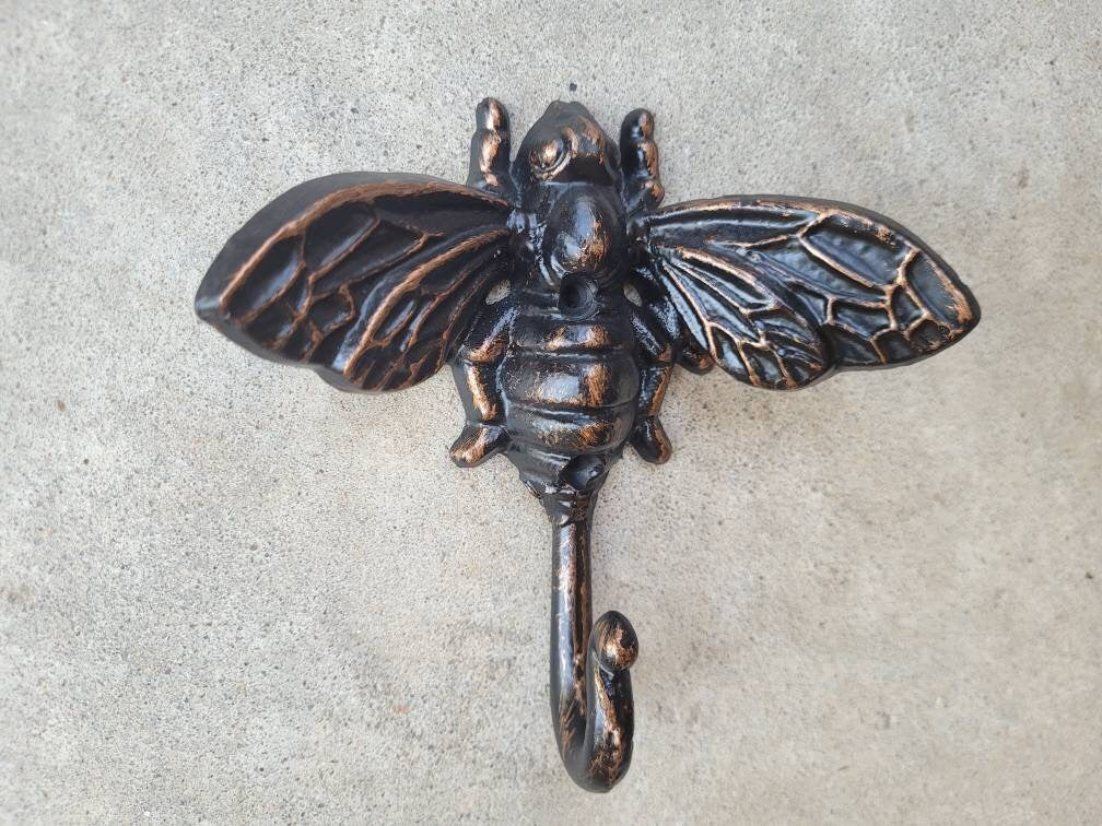 Cast Iron Bee Medallion Wall Hook - PICK YOUR COLOR - Queen bee Coat Hook, Towel hook, Hat Rack, Jewelry Hook, Organization Iron wall