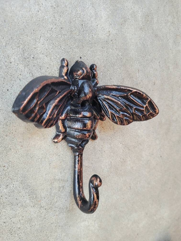 Cast Iron Bee Medallion Wall Hook - PICK YOUR COLOR - Queen bee Coat Hook, Towel hook, Hat Rack, Jewelry Hook, Organization Iron wall