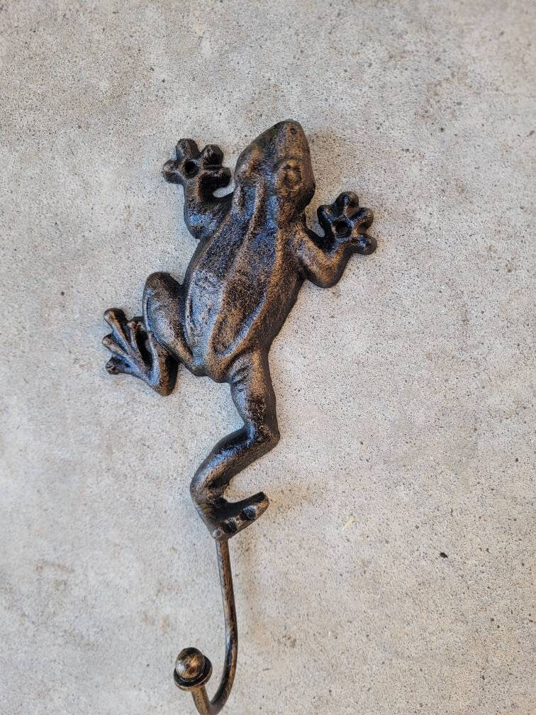 Frog Wall Hook | PICK YOUR COLOR | Cast Iron Wall coat Rack | Nature wall decor. Bathroom hardware Wall Hanger | FleurDeLisJunkie |