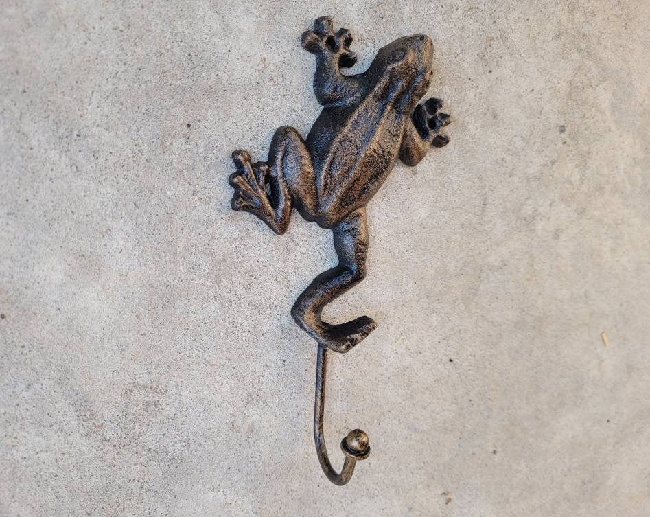 Frog Wall Hook | PICK YOUR COLOR | Cast Iron Wall coat Rack | Nature wall decor. Bathroom hardware Wall Hanger | FleurDeLisJunkie |