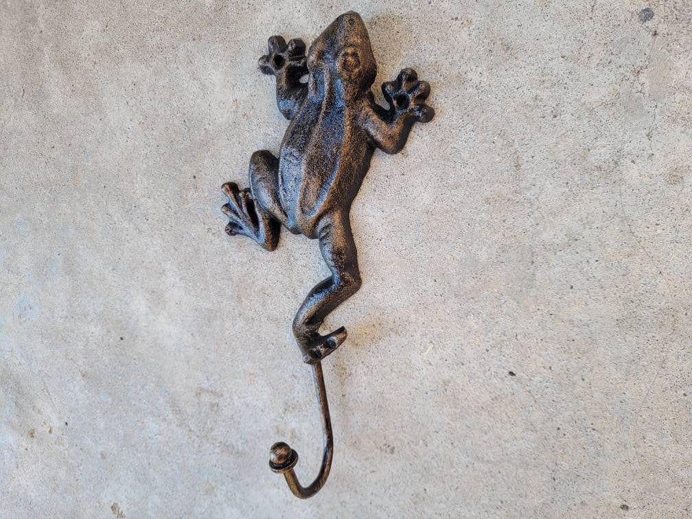 Frog Wall Hook | PICK YOUR COLOR | Cast Iron Wall coat Rack | Nature wall decor. Bathroom hardware Wall Hanger | FleurDeLisJunkie |