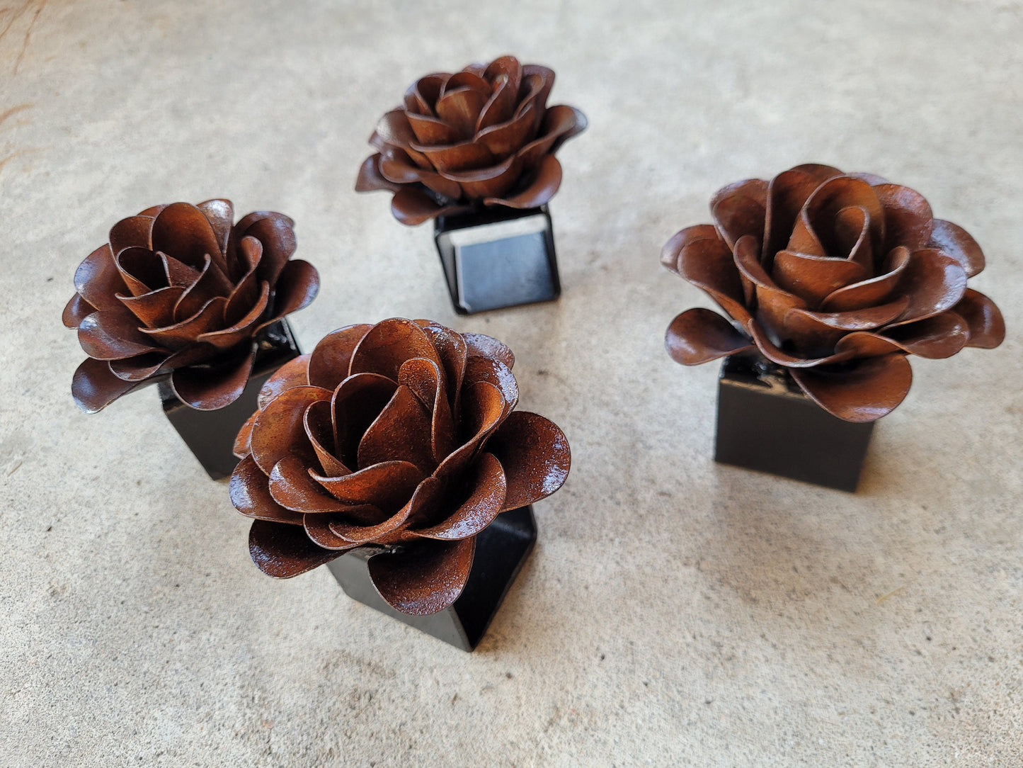 Set of 4 Napkin Rings | Original design | Metal Rusty Rose | Tuscan Kitchen | French Country | Rustic Farmhouse Kitchen Organization