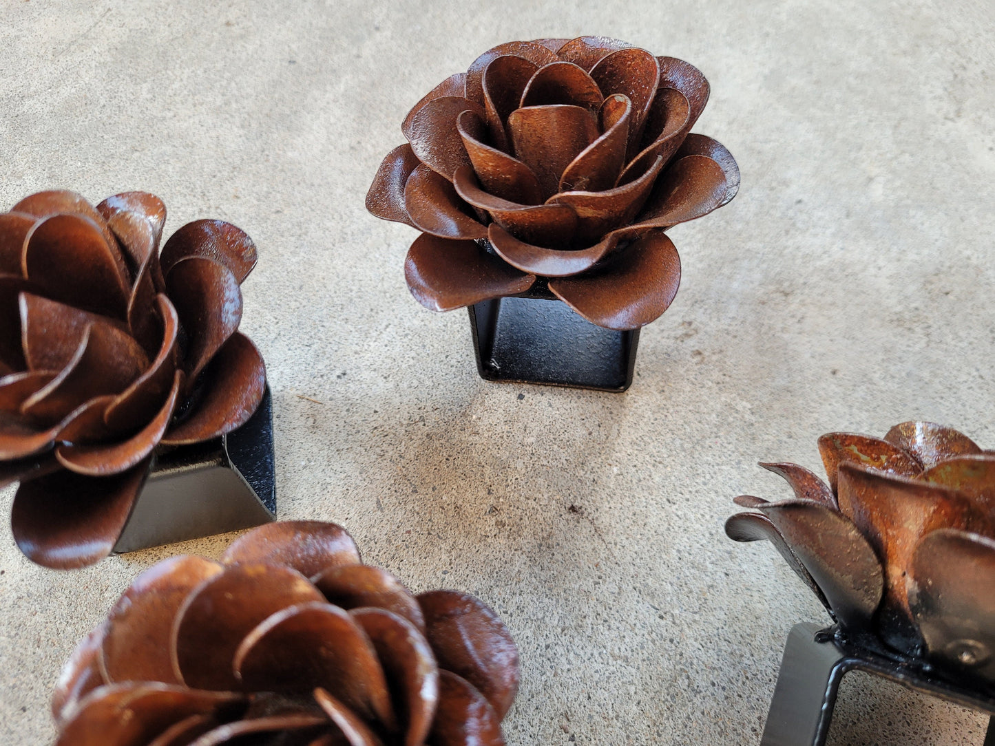 Set of 4 Napkin Rings | Original design | Metal Rusty Rose | Tuscan Kitchen | French Country | Rustic Farmhouse Kitchen Organization