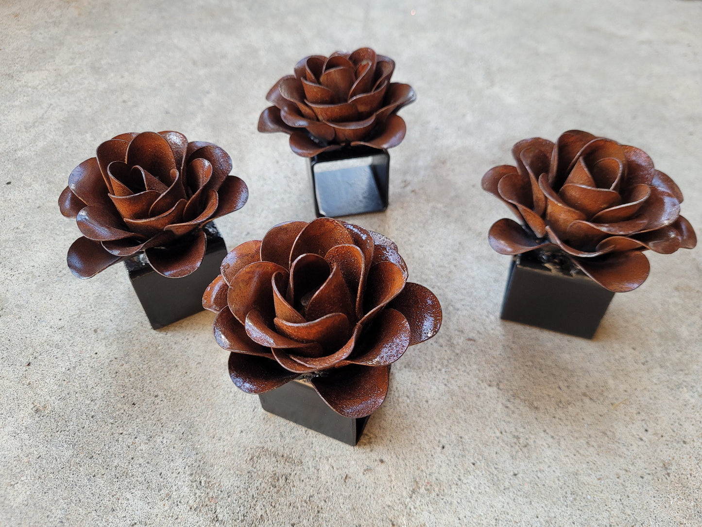 Set of 4 Napkin Rings | Original design | Metal Rusty Rose | Tuscan Kitchen | French Country | Rustic Farmhouse Kitchen Organization