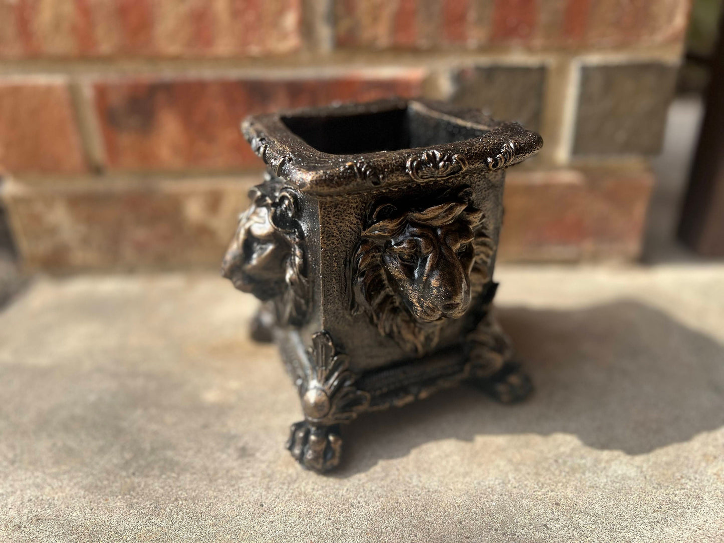 Lion Vase, Pencil Cup, TV Remote Control Holder, Tabletop decor. PICK your COLOR. Medieval Royal Fleur de Lis Home decor.