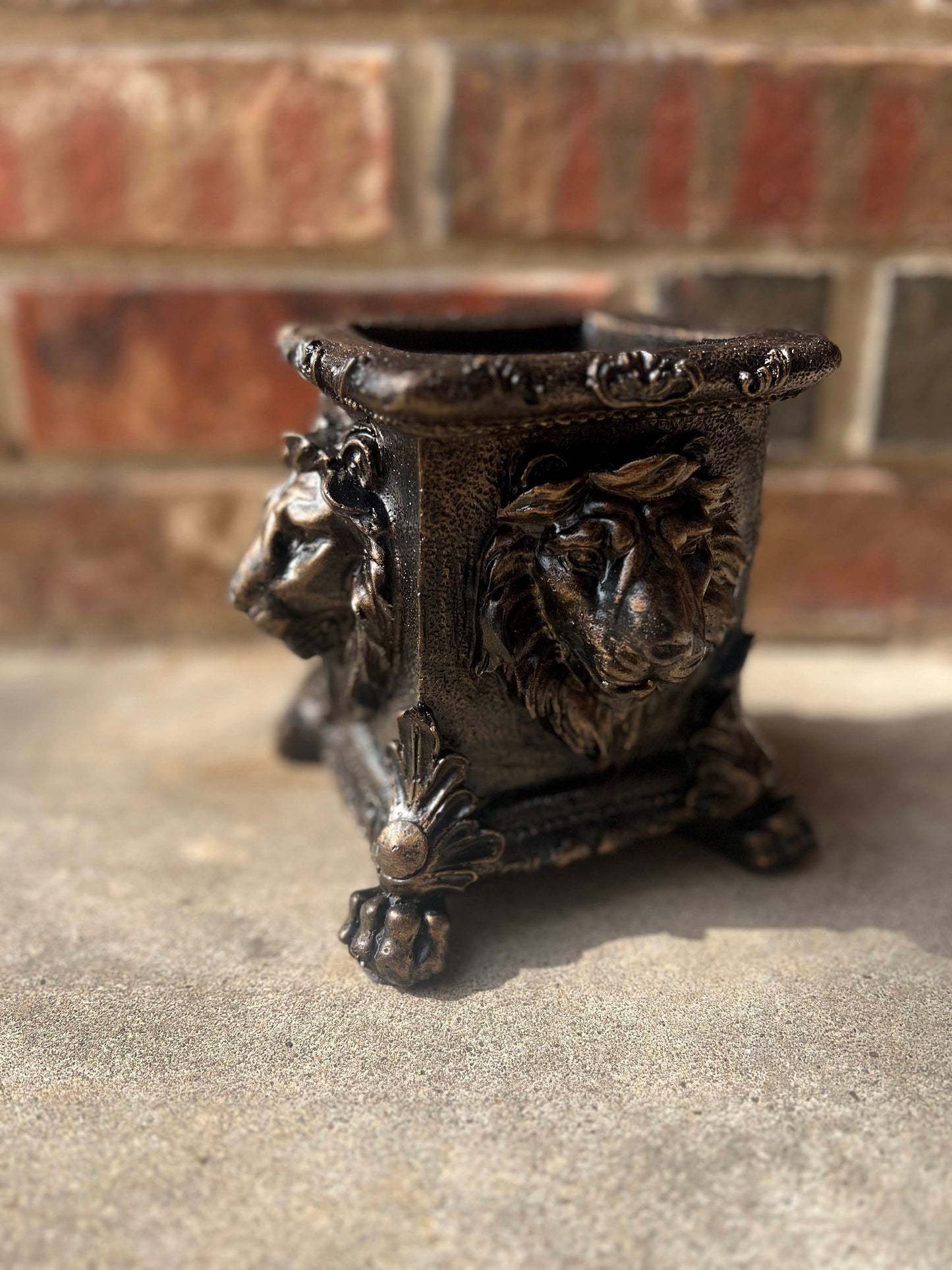 Lion Vase, Pencil Cup, TV Remote Control Holder, Tabletop decor. PICK your COLOR. Medieval Royal Fleur de Lis Home decor.