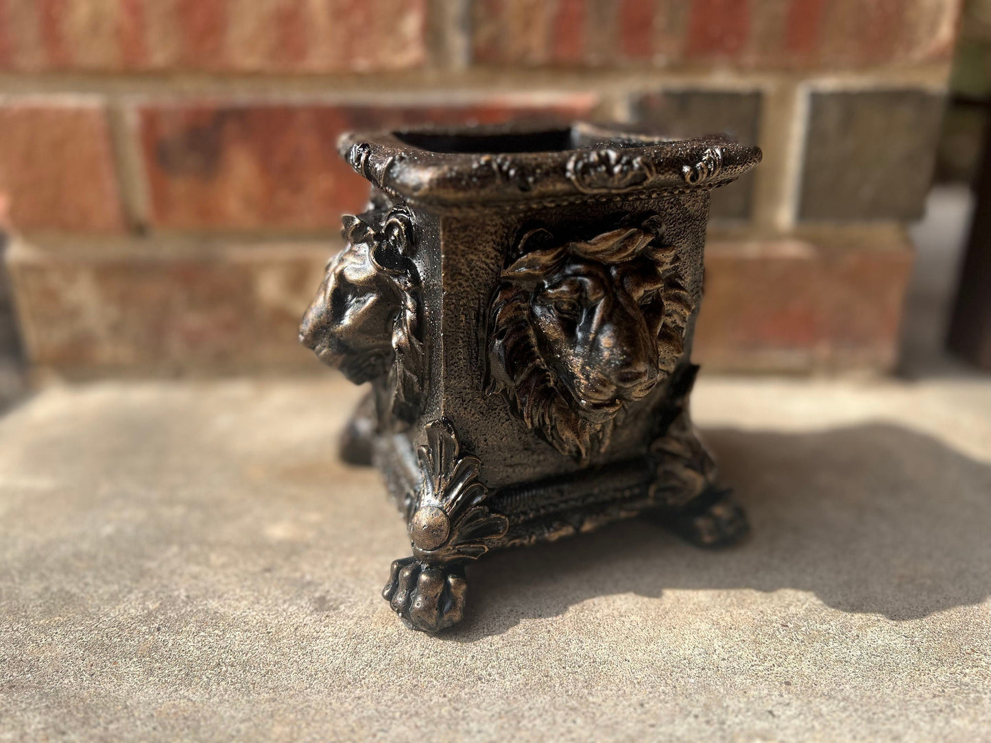Lion Vase, Pencil Cup, TV Remote Control Holder, Tabletop decor. PICK your COLOR. Medieval Royal Fleur de Lis Home decor.