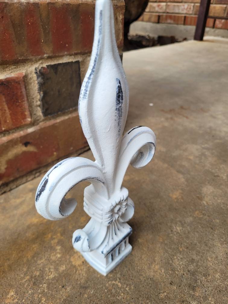 Fleur de lis cast iron finial | PICK YOUR COLOR | fence top finial | tabletop decor | craft supplies | Decorative bottle top