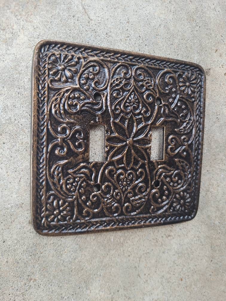Double Toggle Light Switch Plate Cover, PICK YOUR COLOR, Cast Iron Two Toggle Switchplate, Switch Plate Cover, Wall Decor, Fleur de lis