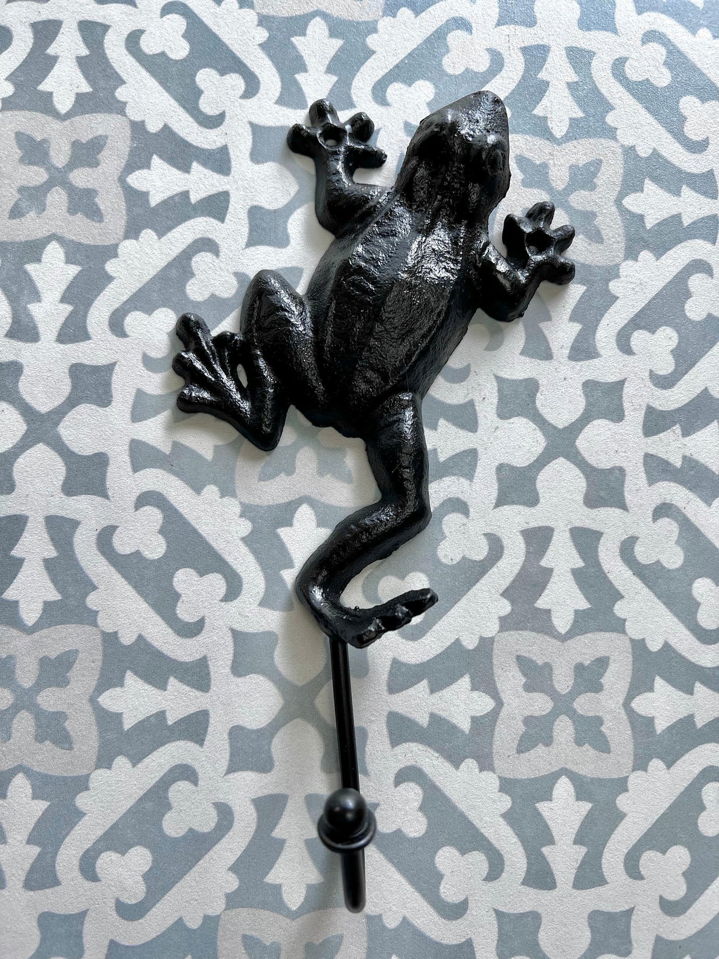 Frog Wall Hook | PICK YOUR COLOR | Cast Iron Wall coat Rack | Nature wall decor. Bathroom hardware Wall Hanger | FleurDeLisJunkie |