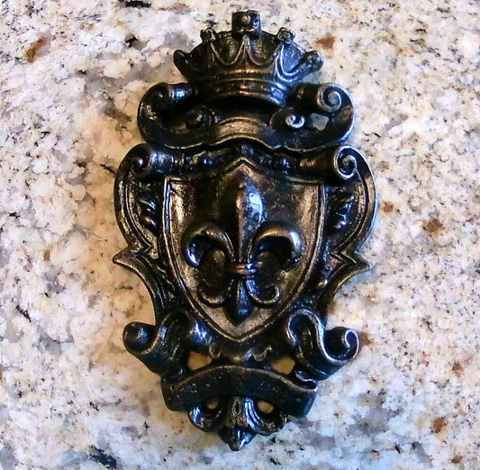 Shield Wall Plaque | PICK YOUR COLOR | Fleur De Lis | Medieval | Old World | Tuscan | Crown | Royal | King | Queen | Fleurdelisjunkie |