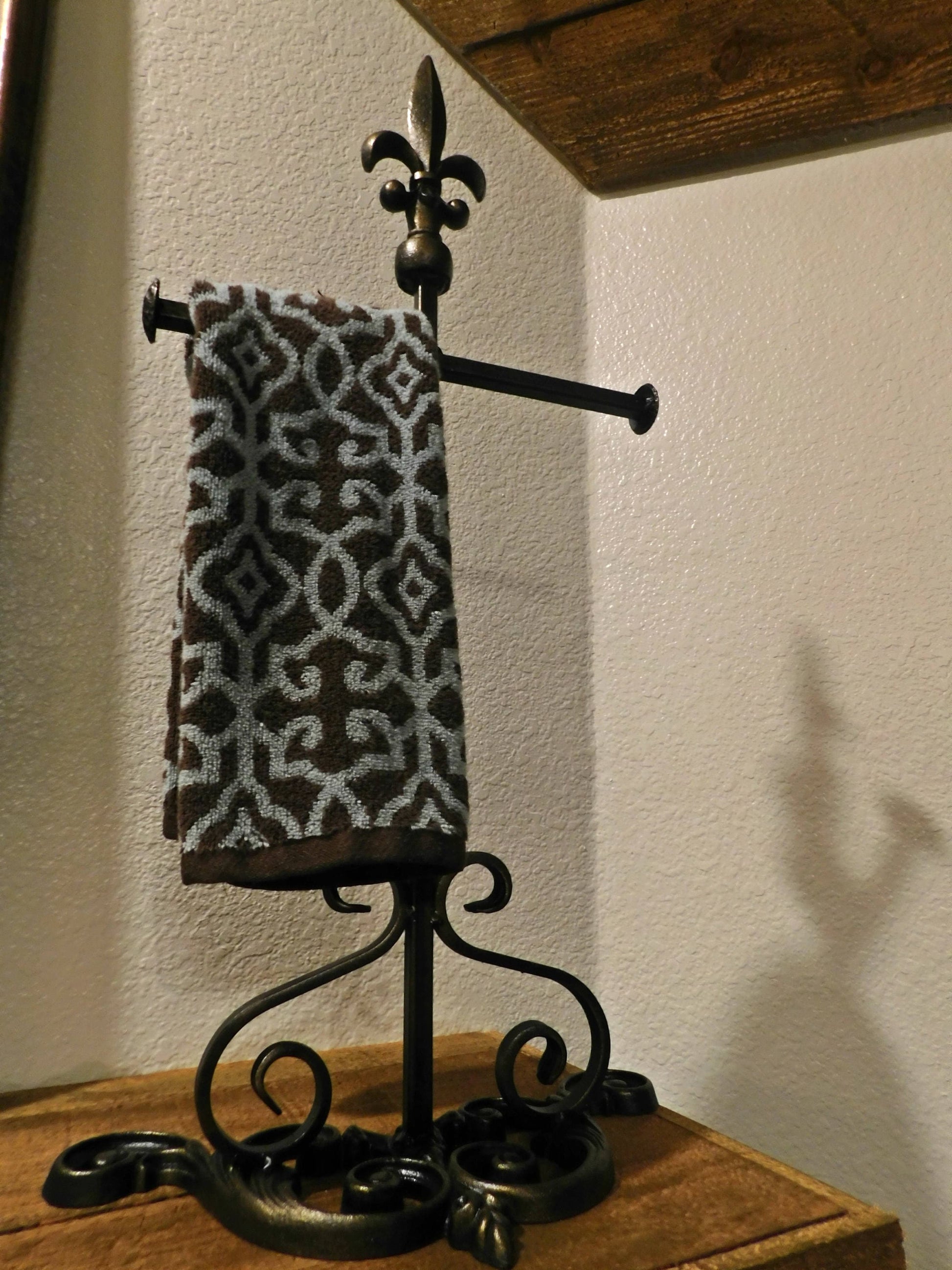 Cast Iron Fleur De Lis Towel Rack BEAUTIFUL TOWEL HOLDER or wrought ...