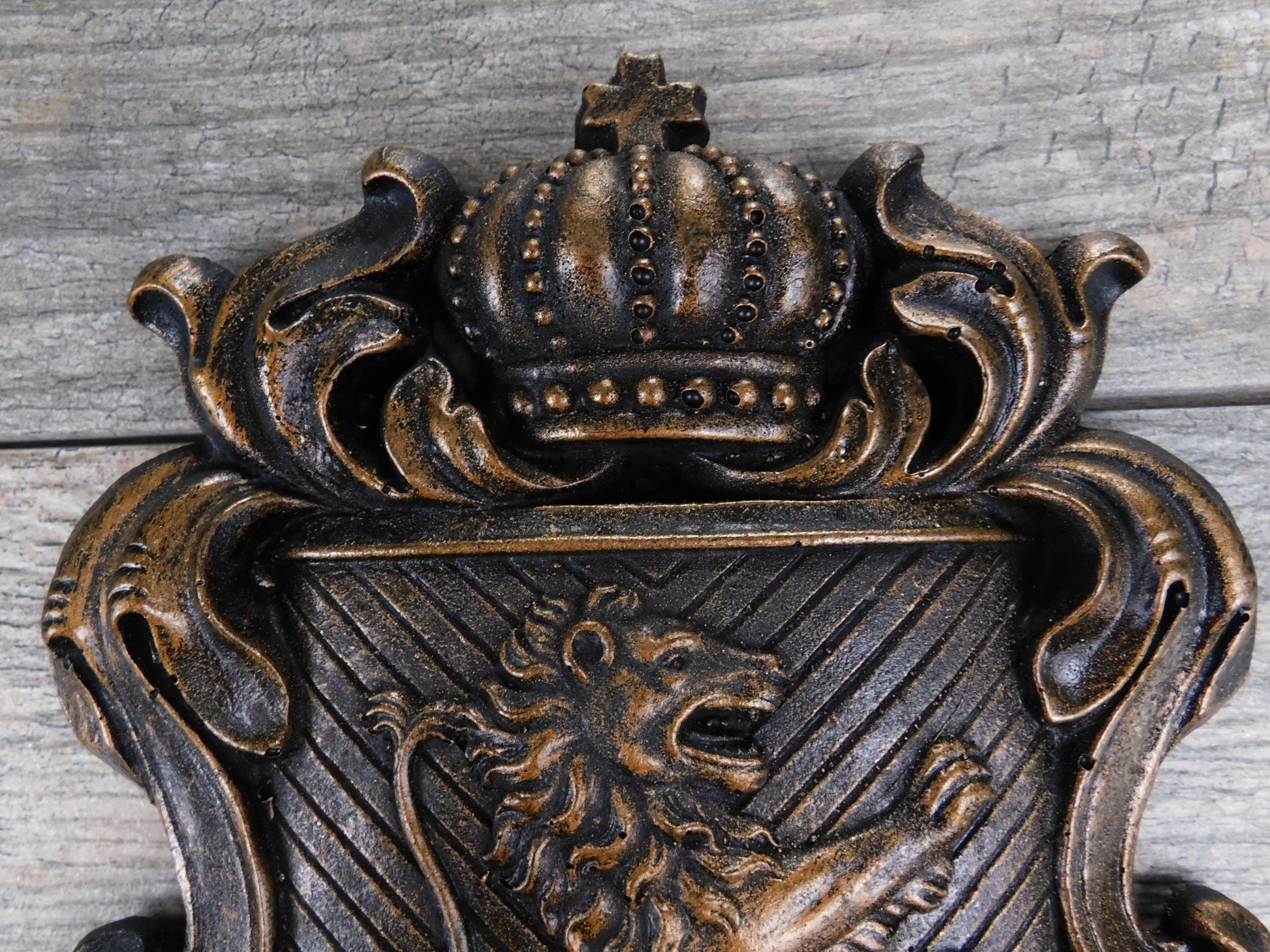 Set of 2 Shield wall plaques - PICK YOUR COLOR - Coat of arms wall decor Medieval Old World style | Fleur De Lis |