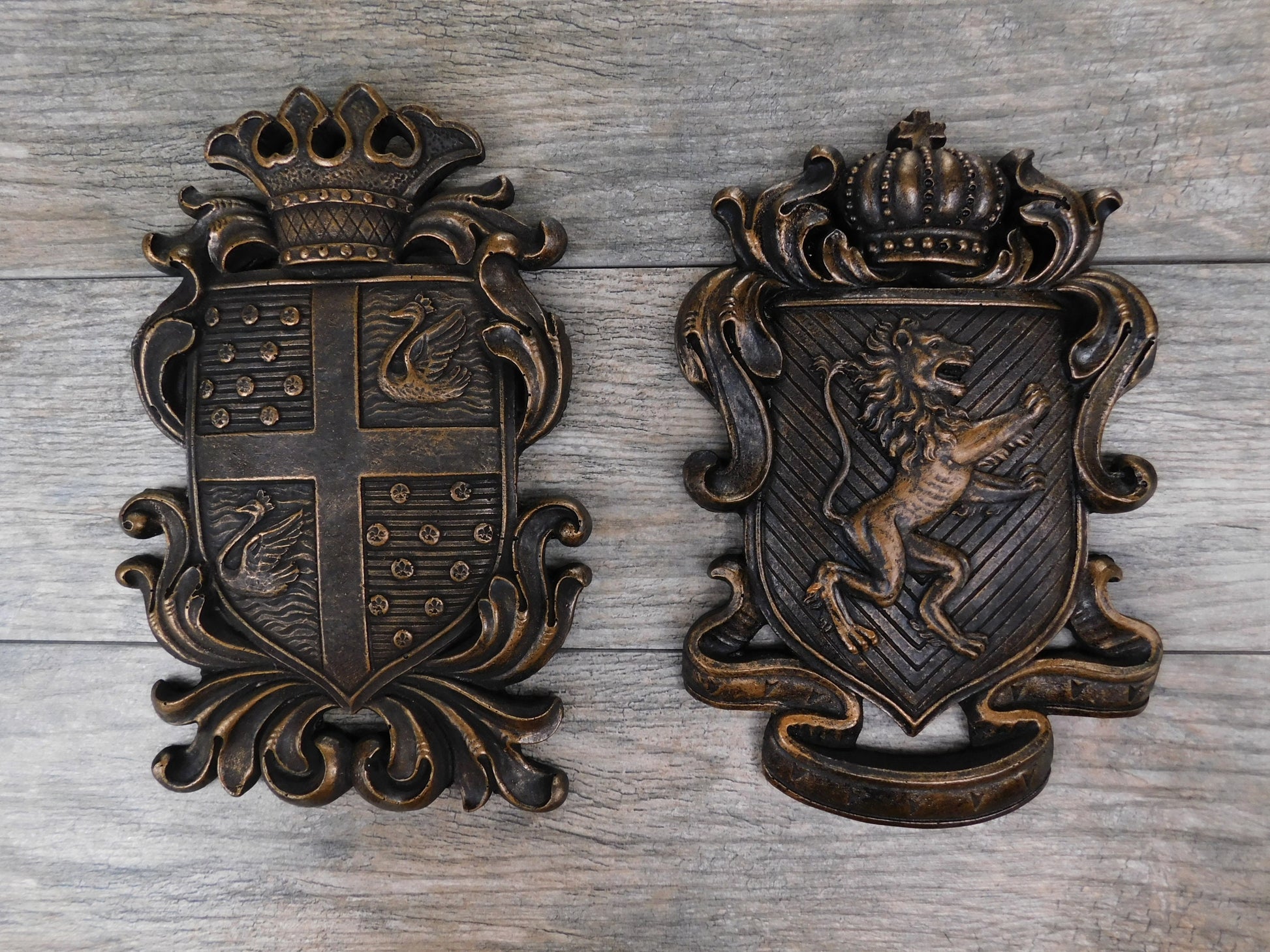 Set of 2 Shield wall plaques - PICK YOUR COLOR - Coat of arms wall decor Medieval Old World style | Fleur De Lis |