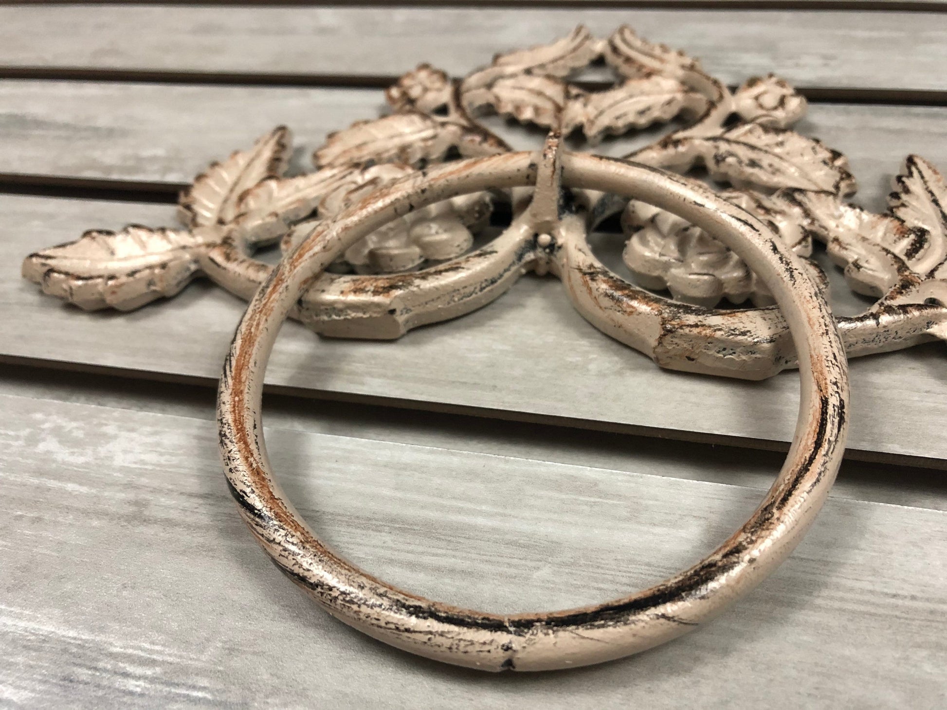 Rose Towel Ring, Rose Hand Towel Hook, Cast Iron Towel Holder, Metal Bath Towel Hanger, Shabby Chic Victorian Bathroom | Fleurdelisjunkie |