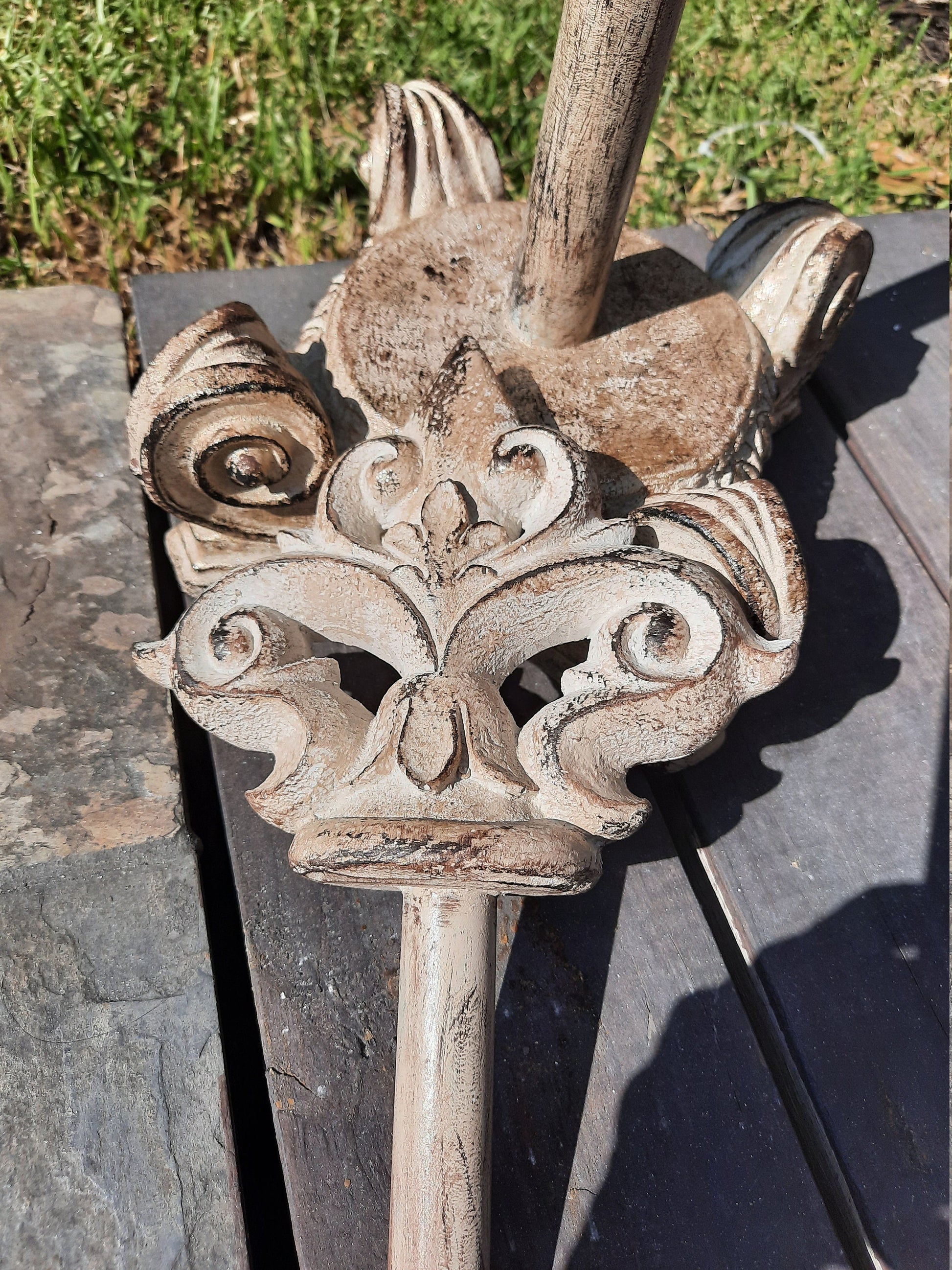 fleur de lis plant hanger Paper Towel Holder with Fleur de Lis Top – Fleur De Lis Junkie