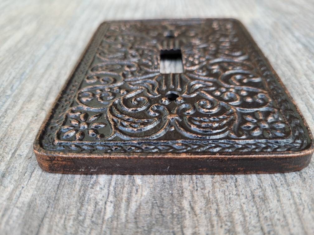 Single Toggle Metal Switch Plate Cover, PICK YOUR COLOR, One Toggle Light Switchplate, Tuscan Old World Fleur de Lis Decor, Royal