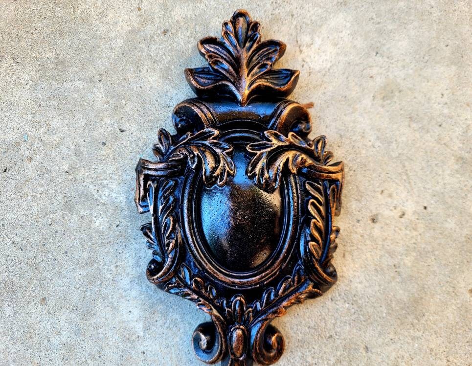 Medallion Shield Wall Plaque  | PICK YOUR COLOR | FleurDeLisJunkie | Fleur de Lis