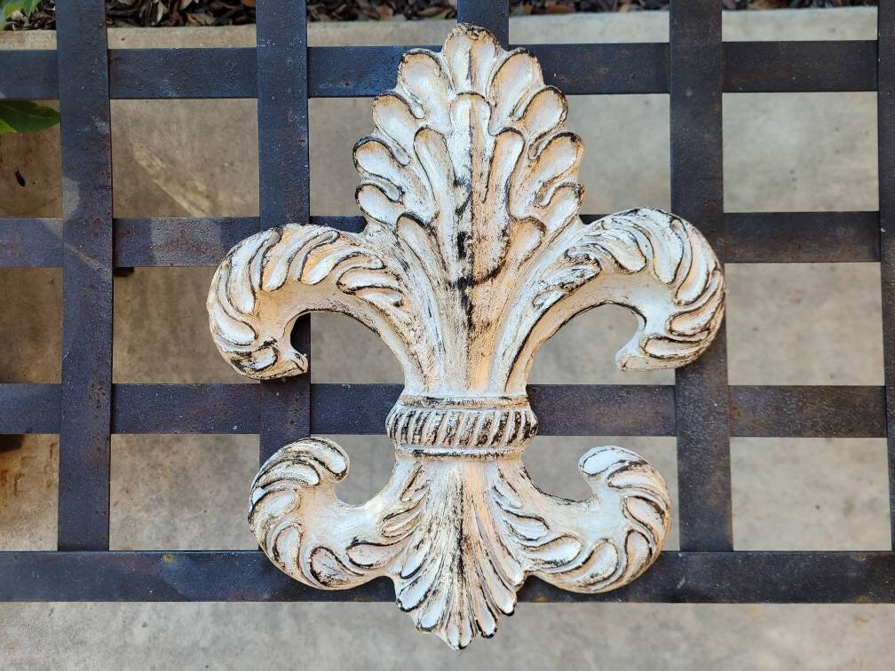 Fleur de Lis Wall plaque  - PICK YOUR COLOR - Old World, Tuscan, French Country Home Decor. Handmade and hand painted. FleurDeLisJunkie