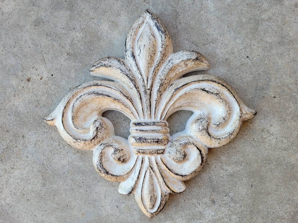 Fleur de Lis Wall plaque | PICK YOUR COLOR | Old World, Tuscan, French Country, Medieval Home Decor. Royal Queen King | FleurDeLisJunkie |