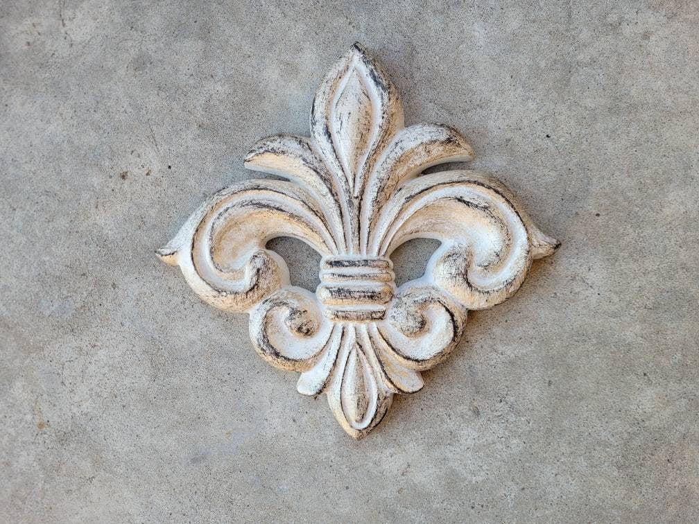 Fleur de Lis Wall plaque | PICK YOUR COLOR | Old World, Tuscan, French Country, Medieval Home Decor. Royal Queen King | FleurDeLisJunkie |