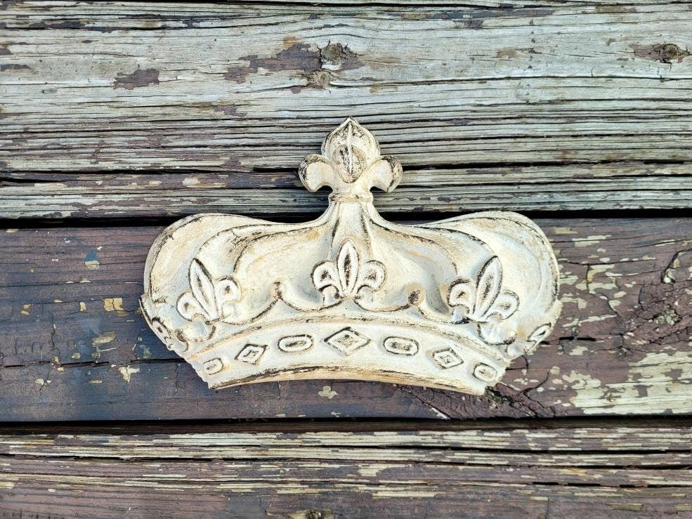 Queen Crown Fleurs Wall Decor | PICK YOUR COLOR | Royal Wall plaque | Medieval, King, Prince, Princess, Castle | FleurDeLisJunkie |