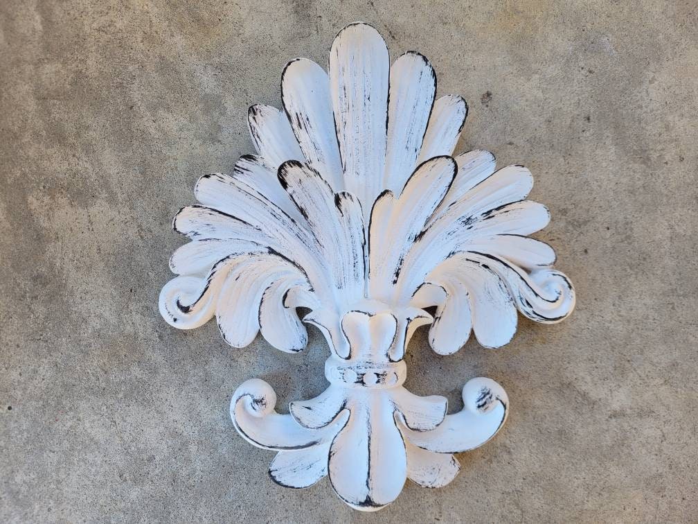 Fleur de Lis Wall plaque  - PICK YOUR COLOR - French Country, Medieval Home Decor. Fleur wall decor.  | FleurDeLisJunkie |