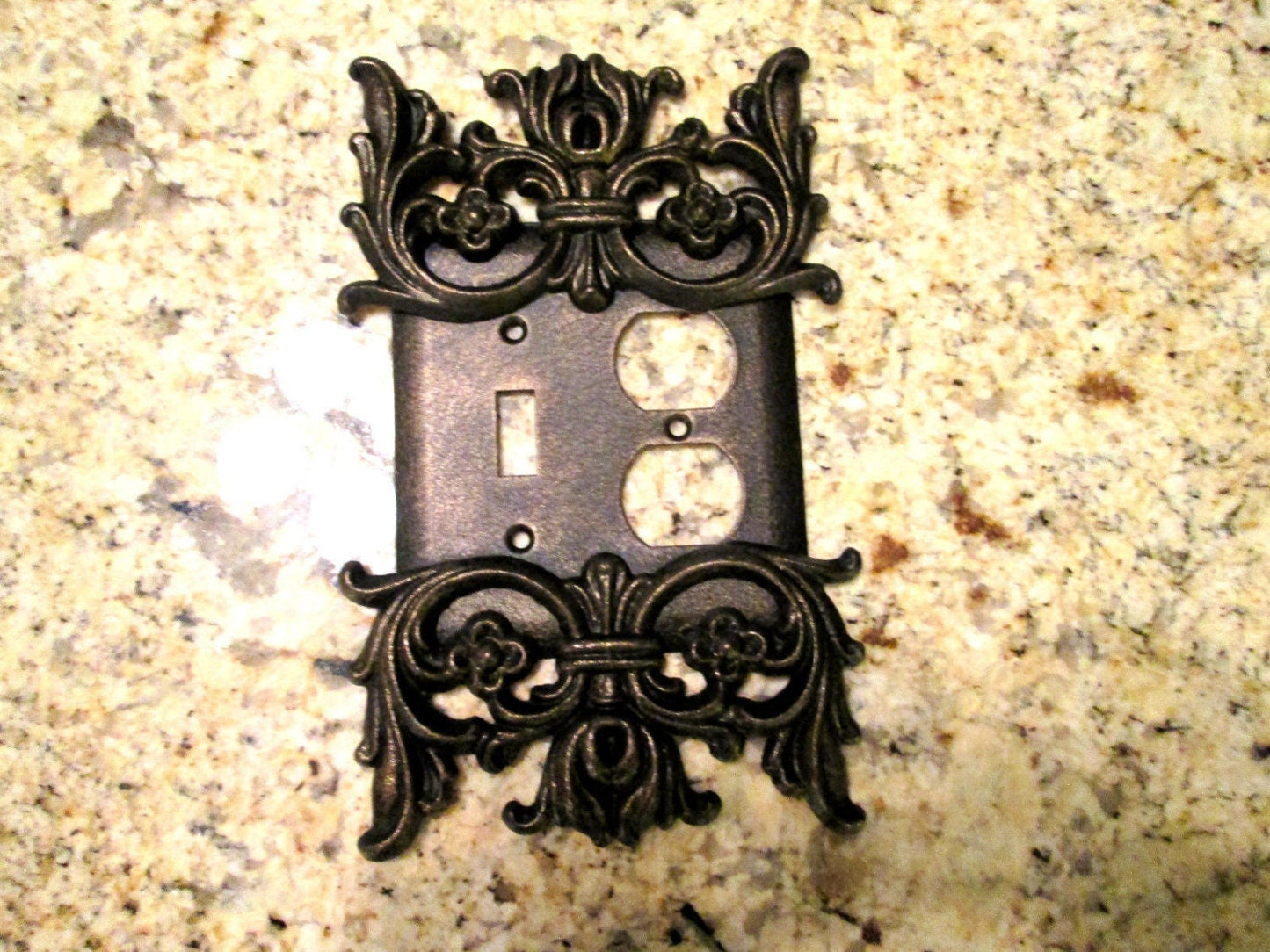 Switch plate | PICK YOUR COLOR | Toggle | Outlet Switch plate | Switch Plate Covers | Switch Plate | Light Switchplate | FleurDeLisJunkie