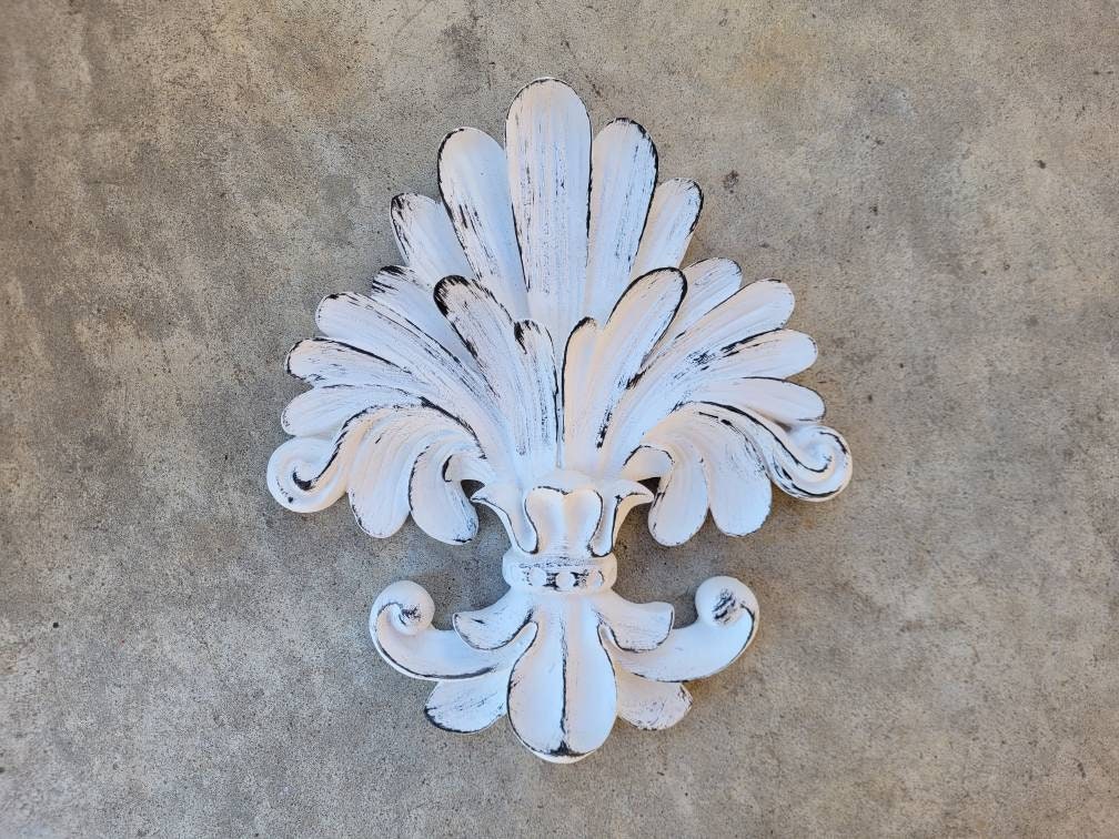 Fleur de Lis Wall plaque  - PICK YOUR COLOR - French Country, Medieval Home Decor. Fleur wall decor.  | FleurDeLisJunkie |