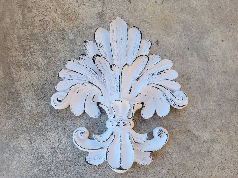 Fleur de Lis Wall plaque  - PICK YOUR COLOR - French Country, Medieval Home Decor. Fleur wall decor.  | FleurDeLisJunkie |