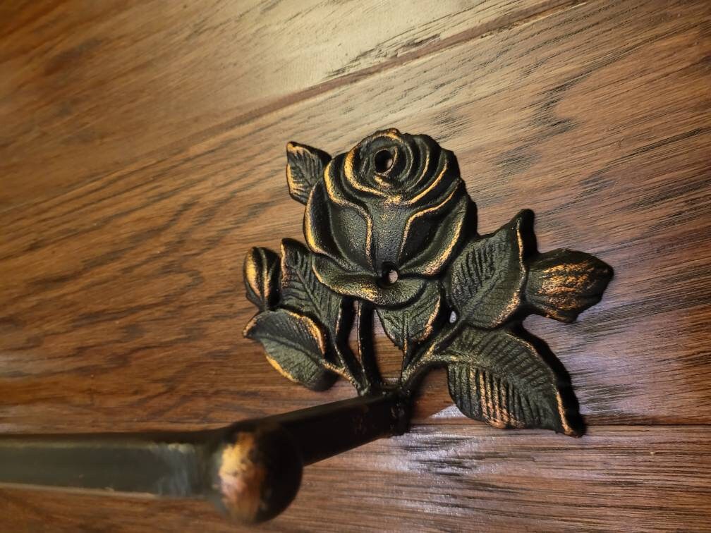 Metal Towel Bar with rose medallions. Bathrooom fixture, hand painted and handmade. Iron Bath towel bar.