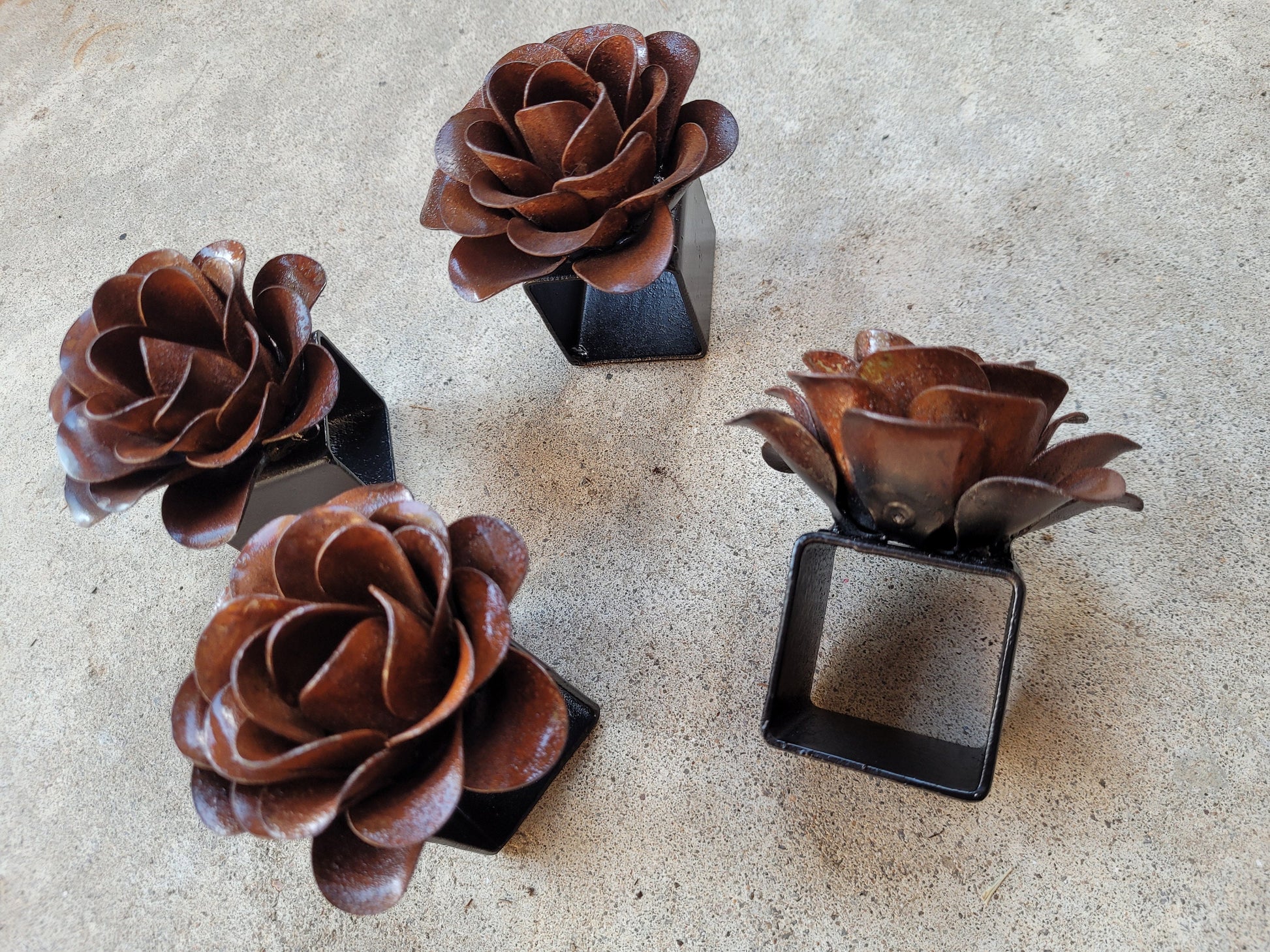 Set of 4 Napkin Rings | Original design | Metal Rusty Rose | Tuscan Kitchen | French Country | Rustic Farmhouse Kitchen Organization