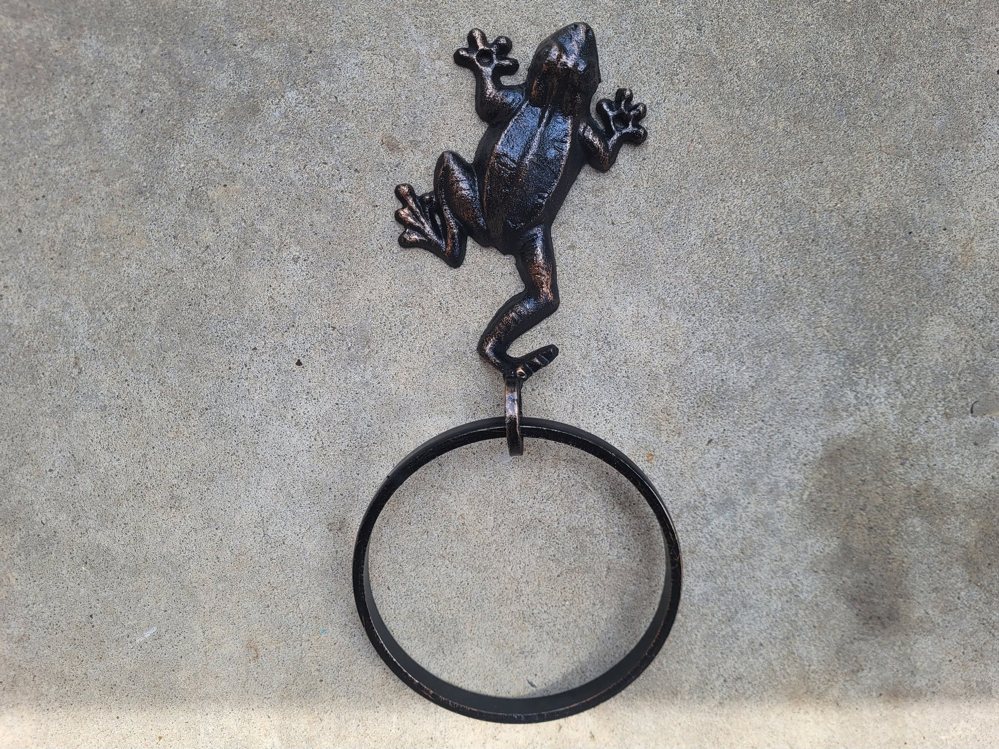 Frog Towel Hook, Bathroom Towel Hanger, Nature, Wall Hook towel ring| Iron Frog Towel Holder | Metal Bath hardware | Powder room decor