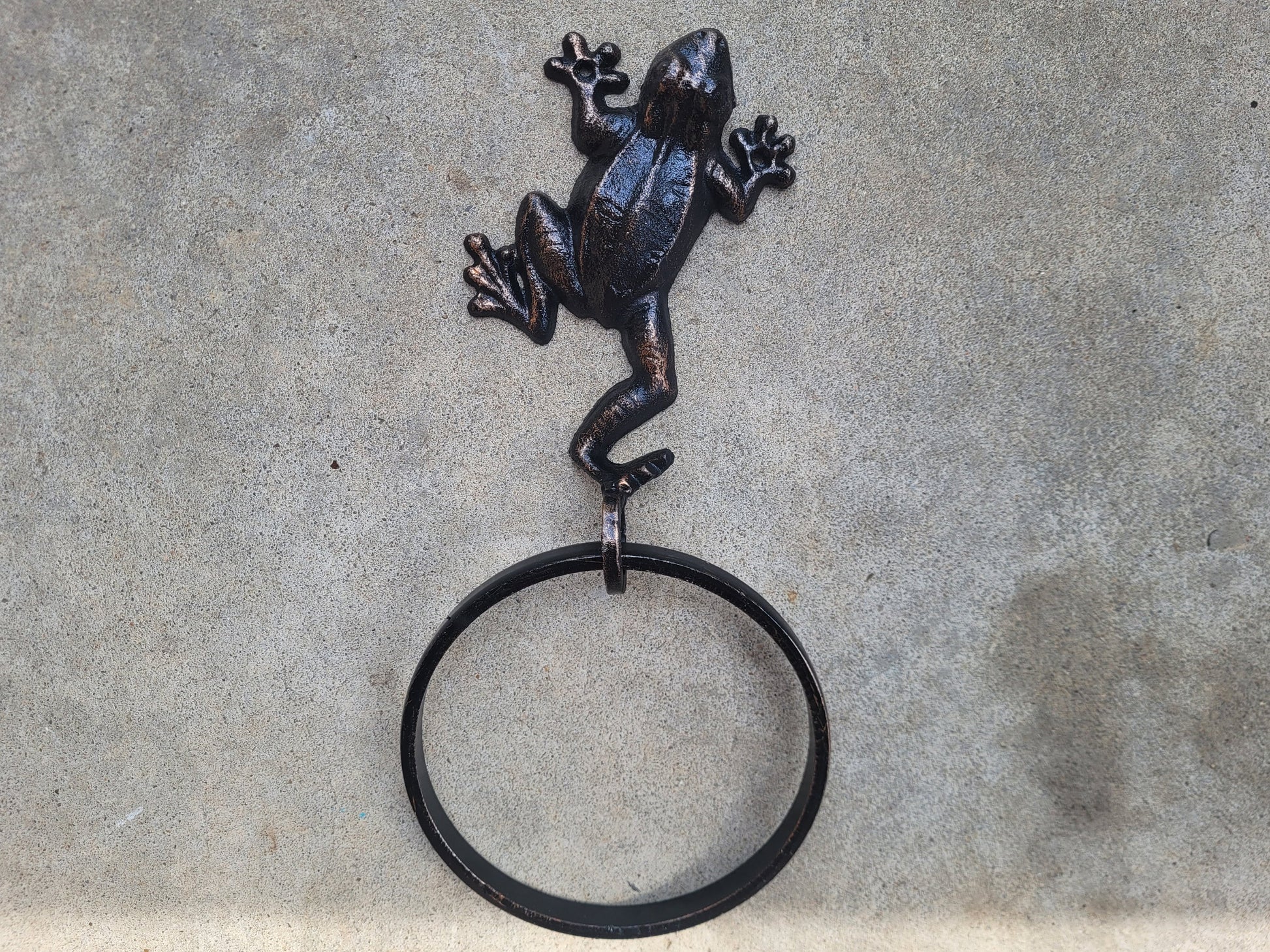 Frog Towel Hook, Bathroom Towel Hanger, Nature, Wall Hook towel ring| Iron Frog Towel Holder | Metal Bath hardware | Powder room decor