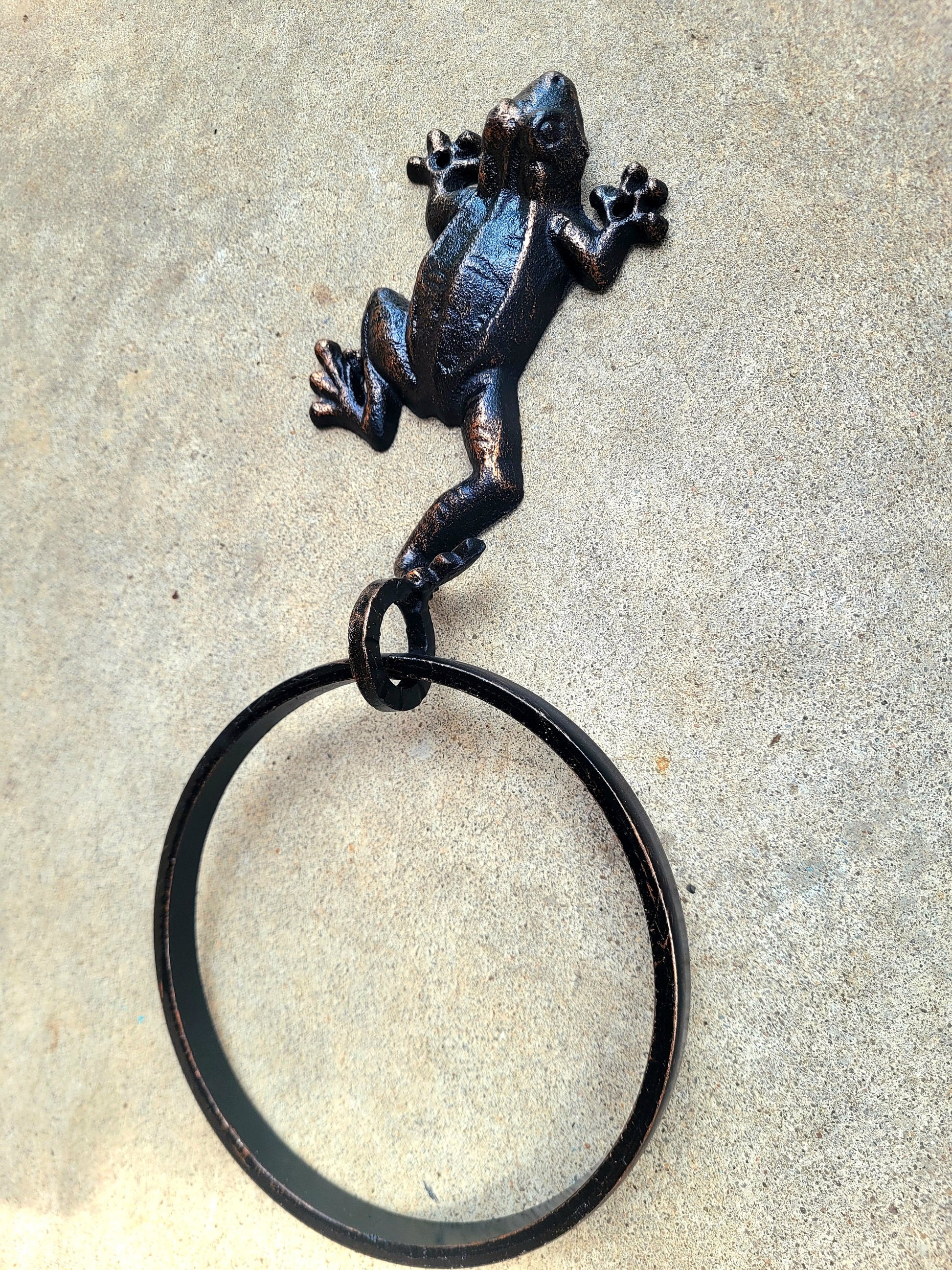 Frog Towel Hook, Bathroom Towel Hanger, Nature, Wall Hook towel ring| Iron Frog Towel Holder | Metal Bath hardware | Powder room decor