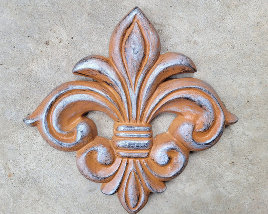 Fleur de Lis Wall plaque | PICK YOUR COLOR | Old World, Tuscan, French Country, Medieval Home Decor. Royal Queen King | FleurDeLisJunkie |