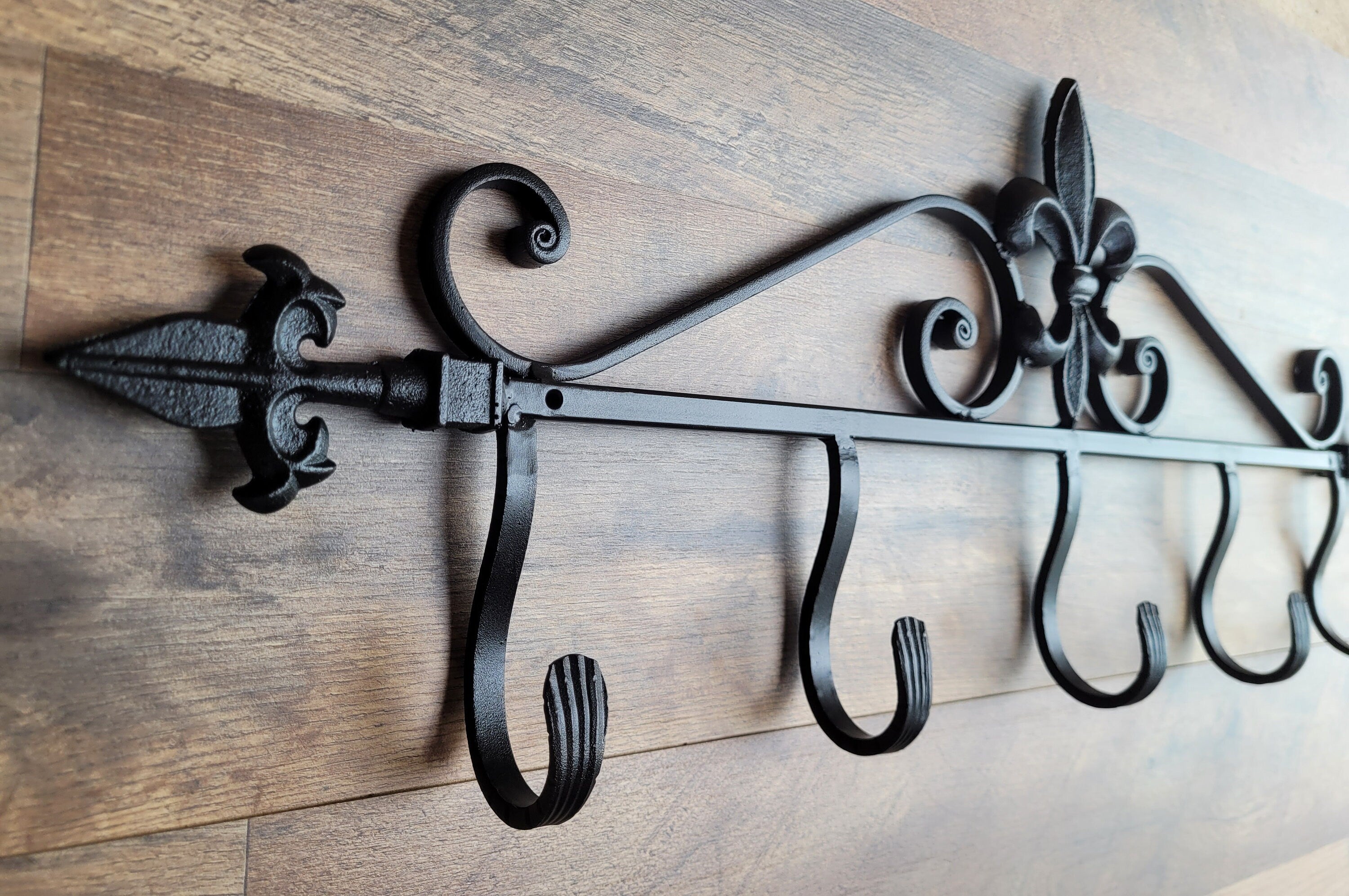 Metal wall discount rack with hooks